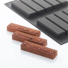 MOLDE SILICONA WIGGLE SNACK 99,5x25,5 h.15,5mm